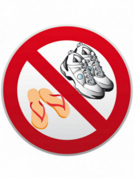 Chaussures et tongs interdites