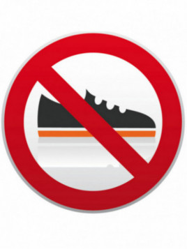 Chaussures interdites