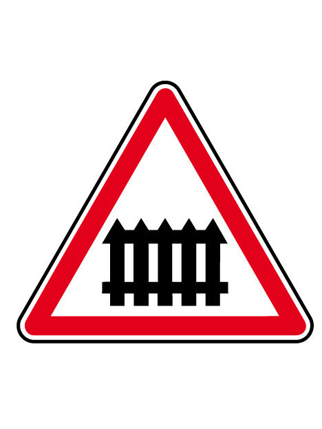 Panneau A7 "passage à niveau muni de barrières"